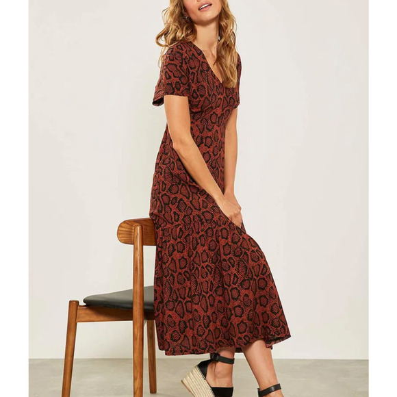 Mint & Velvet Molly Red Animal Print V-Neck Ruffle Hem Maxi Dress Size 10 - Picture 1 of 7